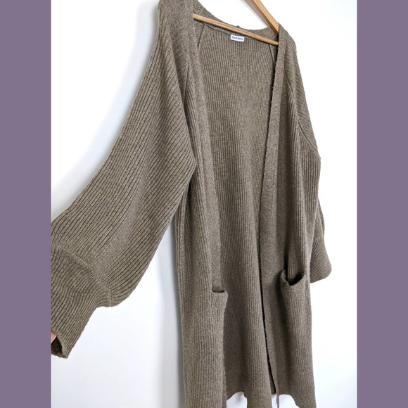 Theo & Spence Women's Open Front Cardigan with Pockets In Latte Khaki Brown - Picture 2 of 5